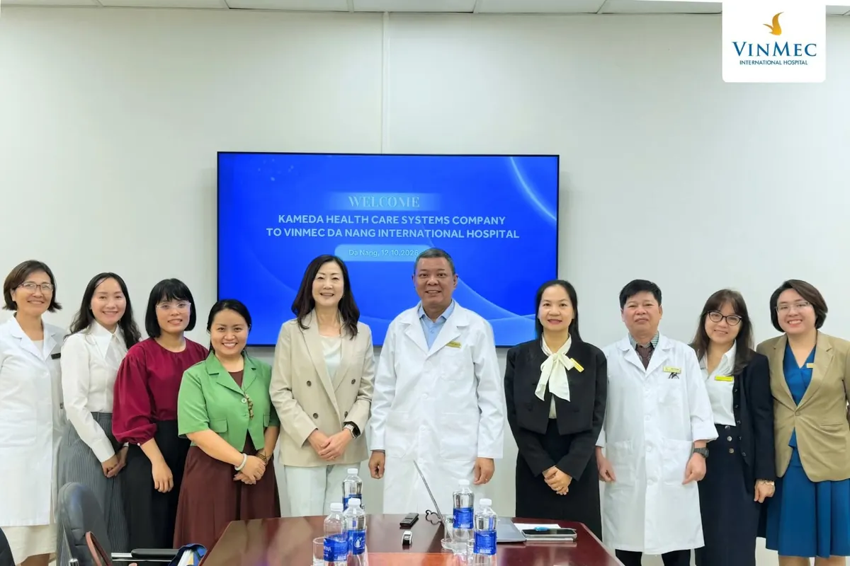 Đoàn Kameda và đại diện Vinmec Đà Nẵng tại buổi gặp ngày 12/10/2026.